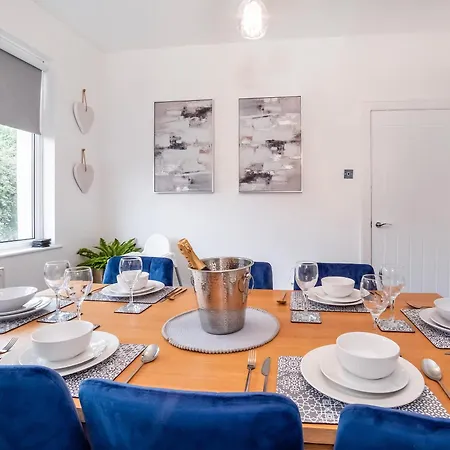 Stylish Hot Tub House York