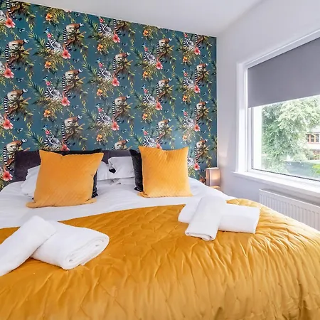 Stylish Hot Tub House York