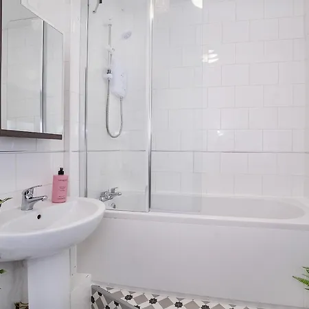 Сasa de vacaciones Stylish Hot Tub House