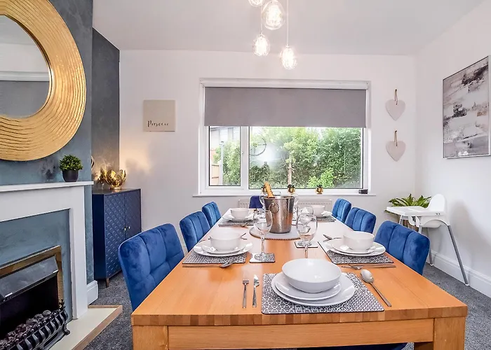 Stylish Hot Tub House * York