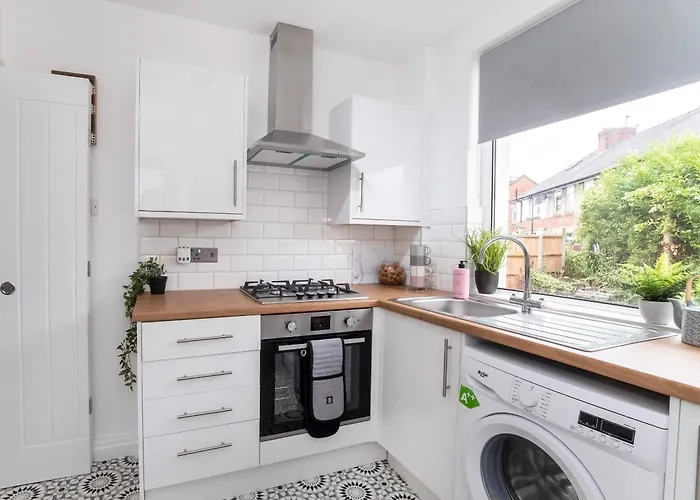 Dom wakacyjny Stylish Hot Tub House York