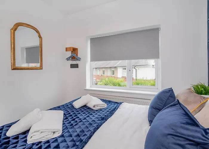 Stylish Hot Tub House *