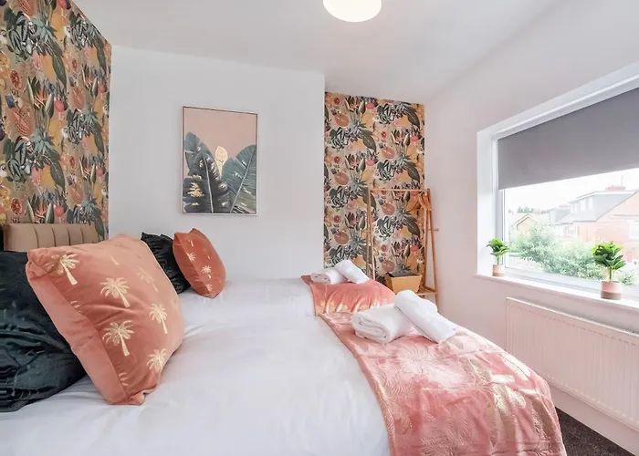 Stylish Hot Tub House Hébergement de vacances *