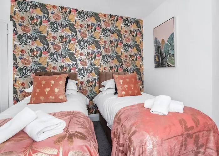 Stylish Hot Tub House *