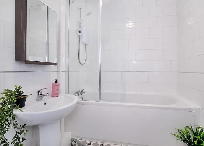 Hébergement de vacances Stylish Hot Tub House